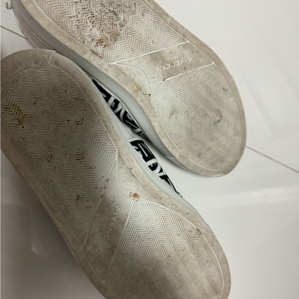 Authentic Givenchy shoes - Picture 2 of 5